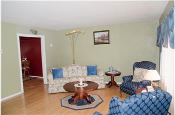 Primary listing photos for listing ID 428388