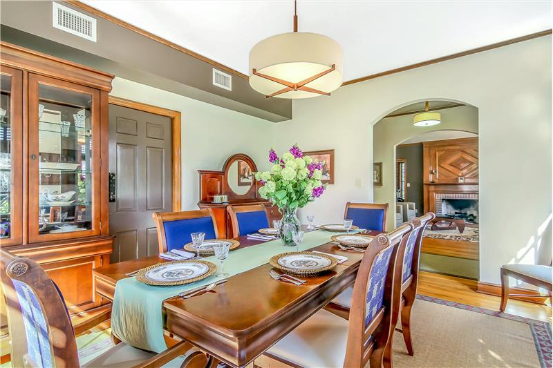 Elegant formal dining room
