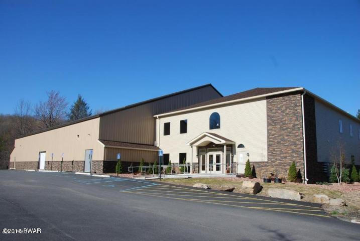 Hideout Sports Center 