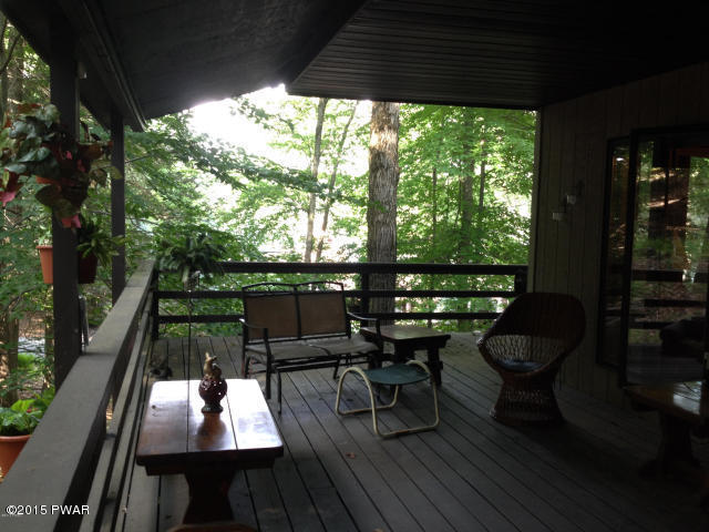 Side covered deck with lakeview