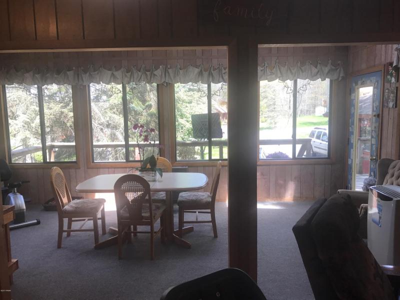 Front 4 Seasons Room