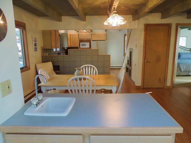 GR to Dining/Kitchen