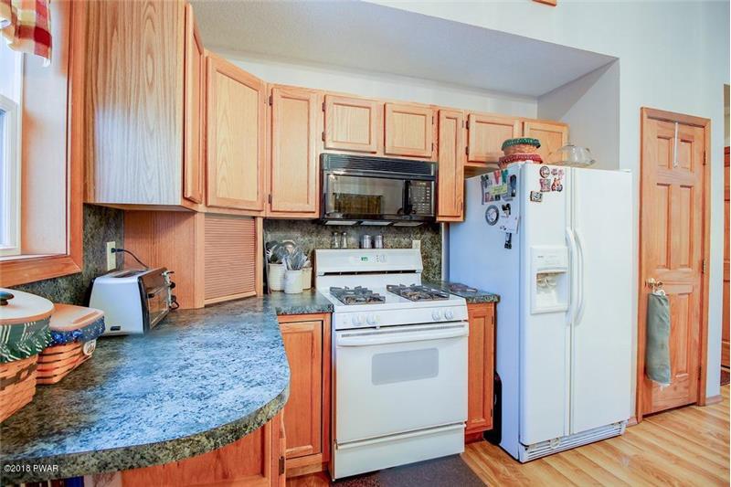 Gas Range and Pantry