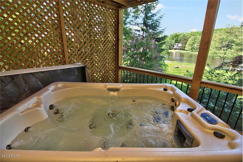 LL Deck with Spa View