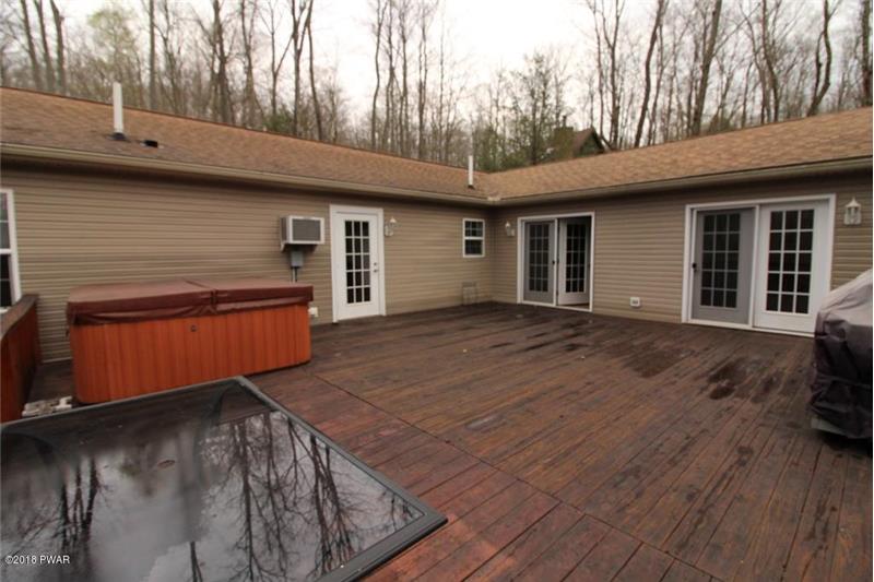 Entertainment Sun Deck