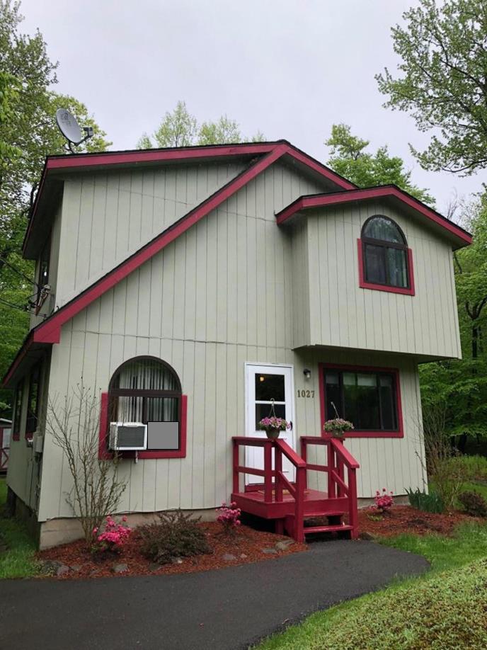 Property pictures of 1027 Iroquois Avenue Pocono Springs Estates