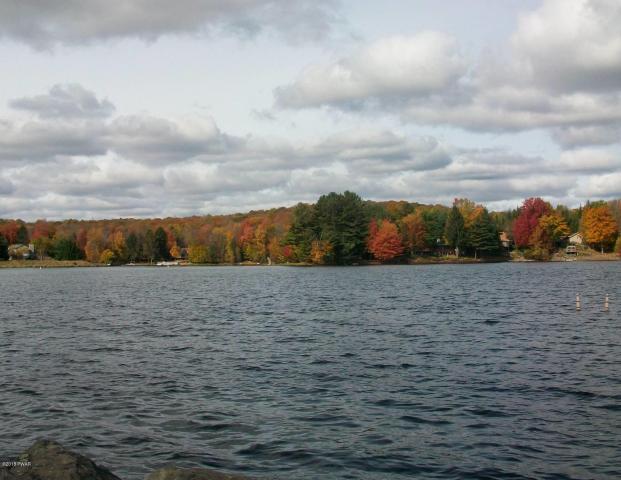 Hideout Roamingwood Lake Fall