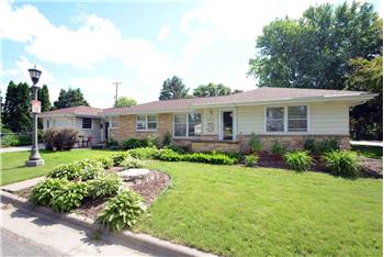Primary listing photos for listing ID 485404