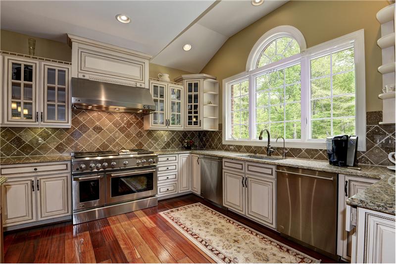
                            Property Image 25