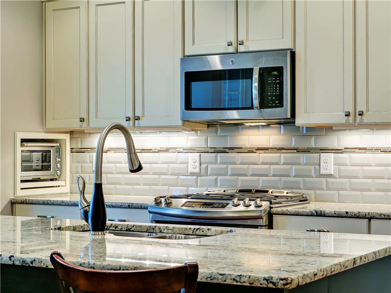 TILE BACKSPLASH