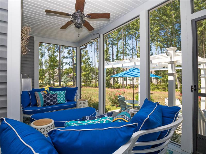 SCREEN PORCH WITH CEILING FAN