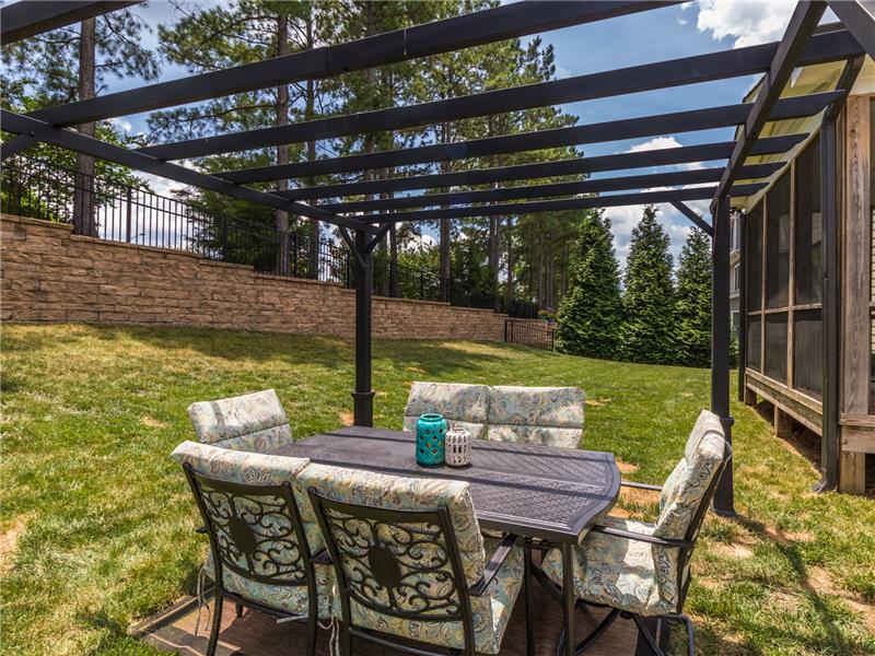 Expand Your Outdoor Space with a Pergola