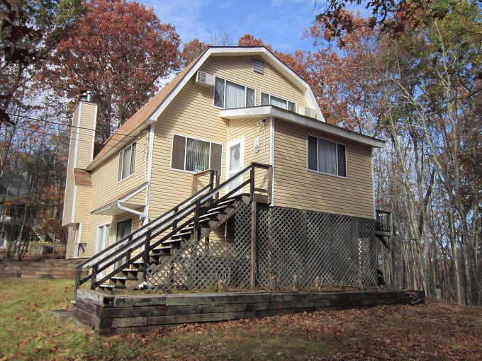 163 Candlewick Way, Lackawaxen, PA