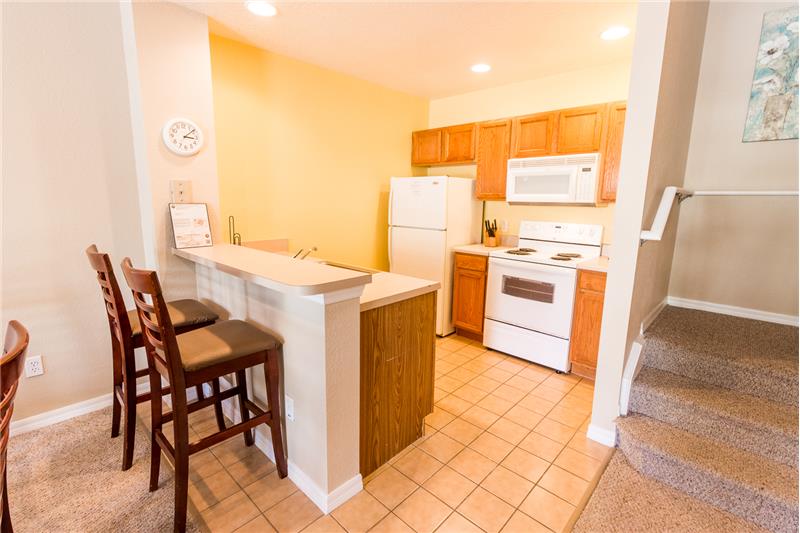 Kitchen with breakfast bar
