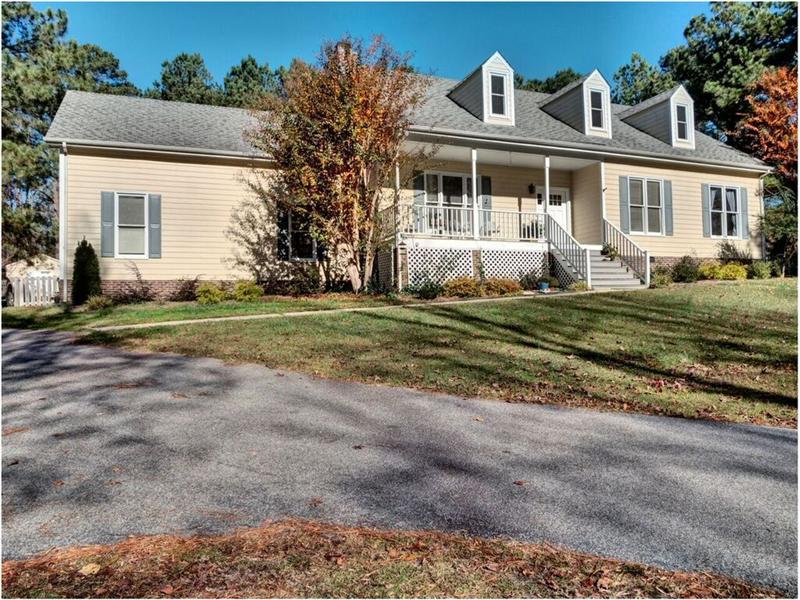 Front View of 5005 Rossmore Dr, Fuquay-Varina NC 27526