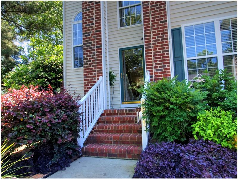 Gorgeous Landscaping - Apex NC Real Estate Woodridge Homes for Sale