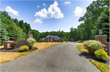 Primary listing photos for listing ID 516767