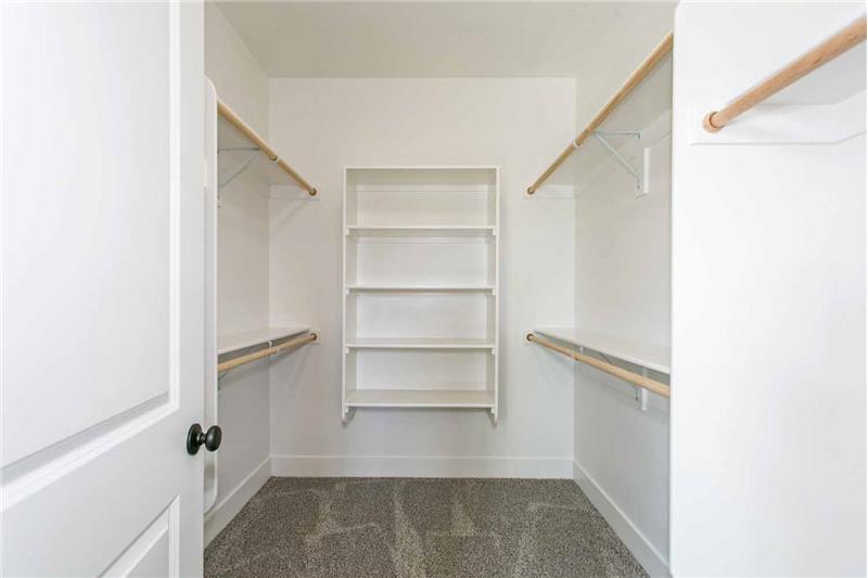 Walk-in Closet