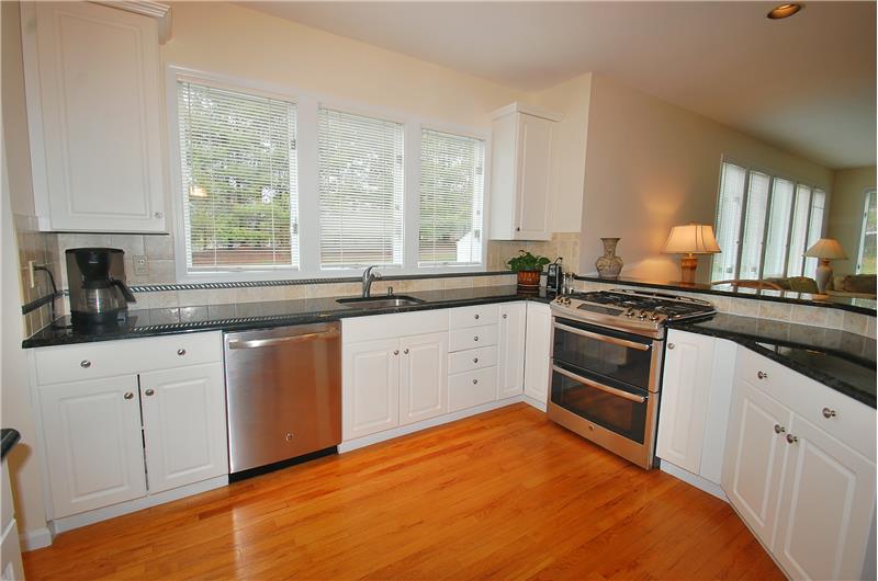 NEW STAINLESS STEEL GE APPLIANCES