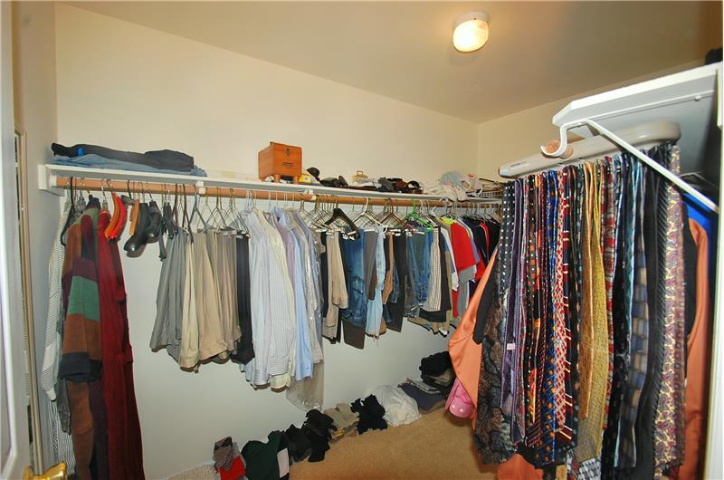 SECOND WALK-IN CLOSET