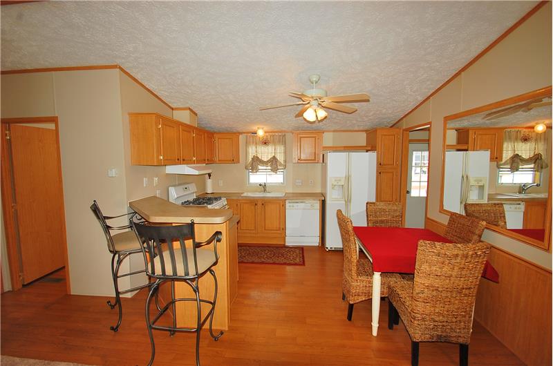 Beautiful Eat In Kitchen