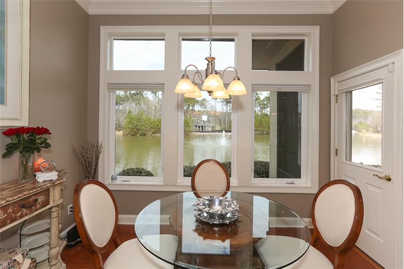 Casual dining area with the view you have been longing for!