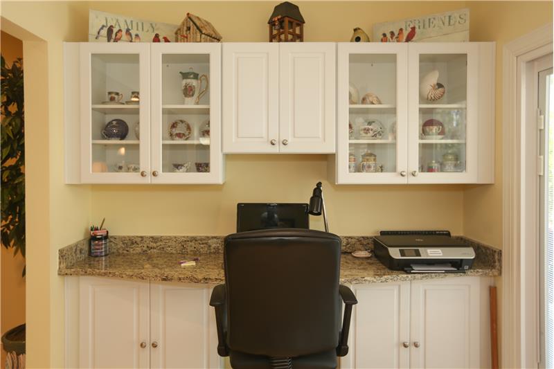 Built-in desk/bar in Carolina Room
