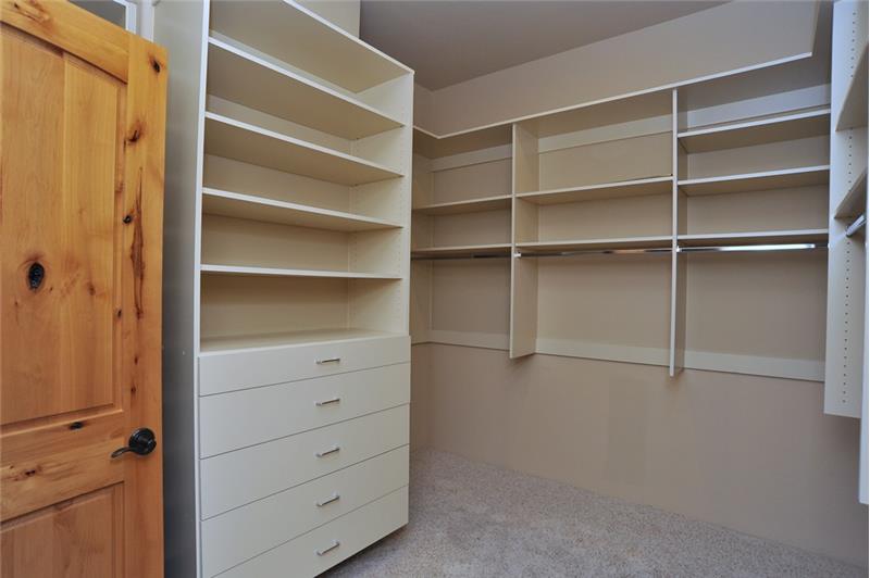 Master Closet is a complete with well-placed orgainzers