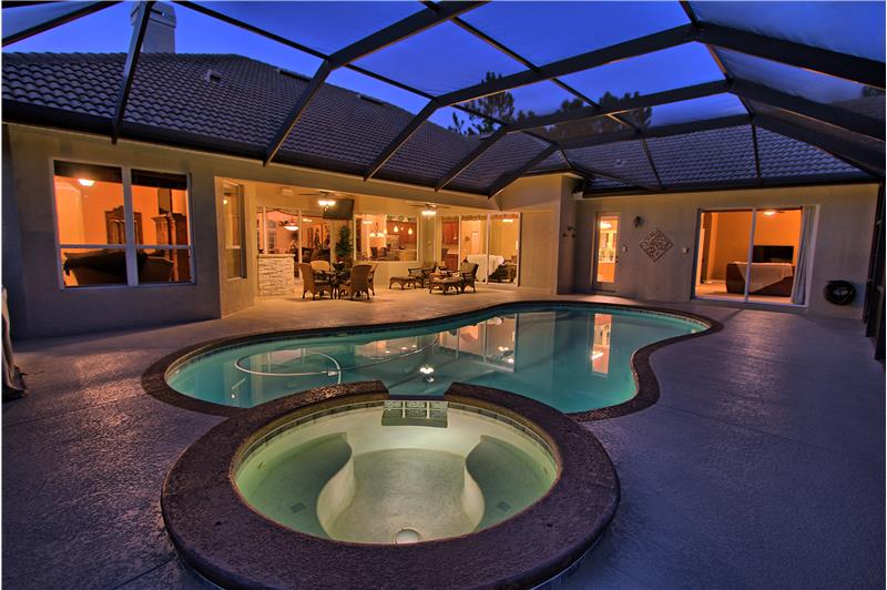 5003 Waydale Ln Tampa, FL 33647_Twilight View of Illuminated Pool & Spa