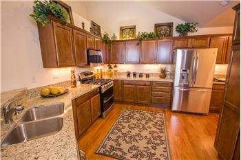 Primary listing photos for listing ID 428078