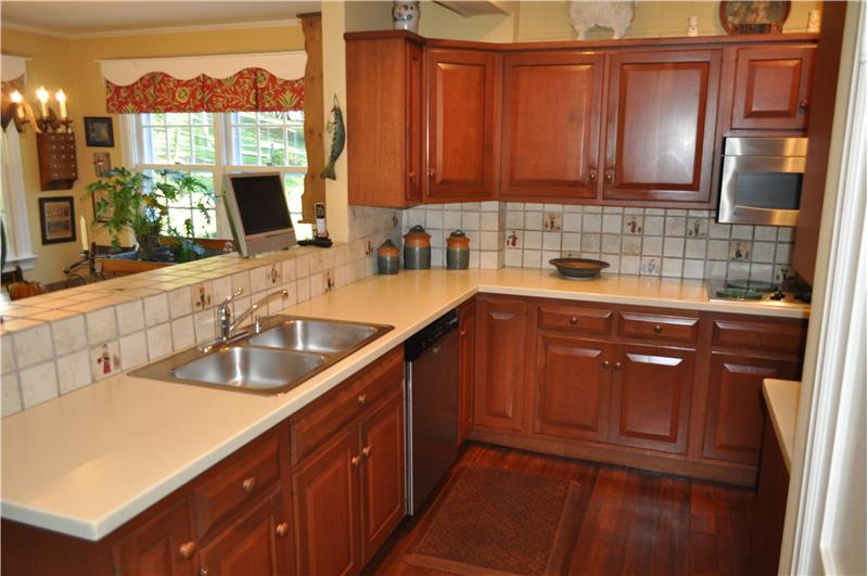 Kitchen withg stainless steel appliances