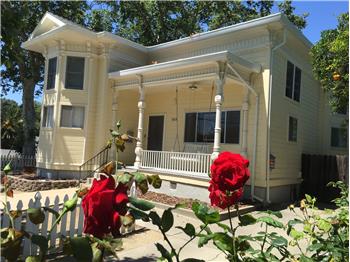 Primary listing photos for listing ID 440154