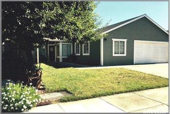 Primary listing photos for listing ID 444400