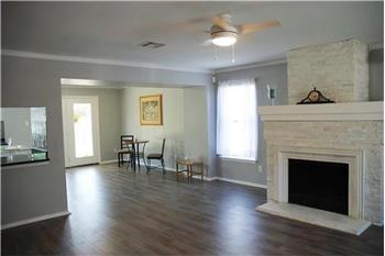 Primary listing photos for listing ID 448301
