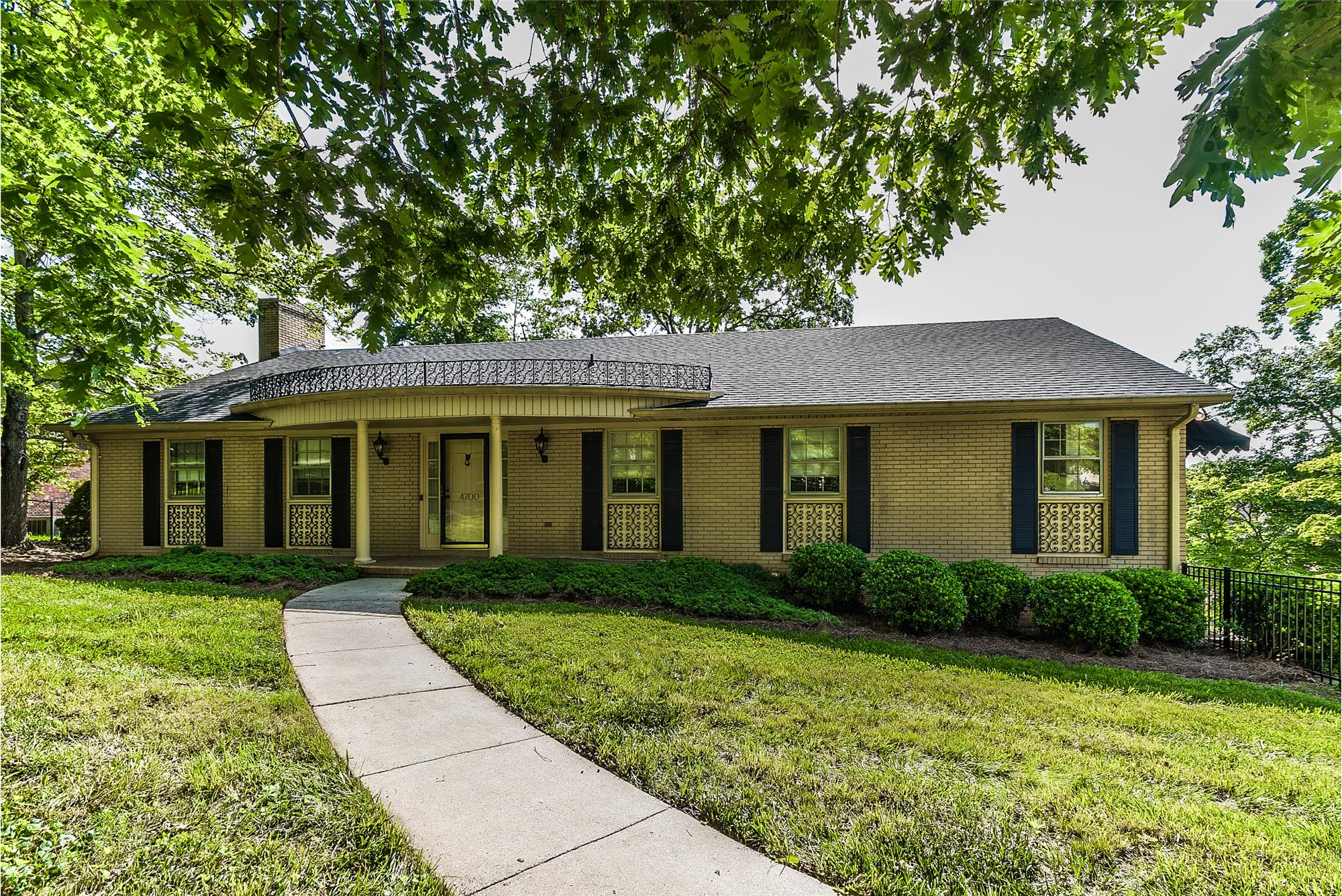 4700 Lofter Drive, Pfafftown, NC