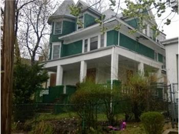 Primary listing photos for listing ID 425304