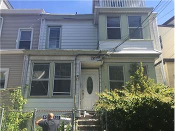 Primary listing photos for listing ID 425306