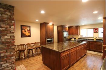 Primary listing photos for listing ID 500851