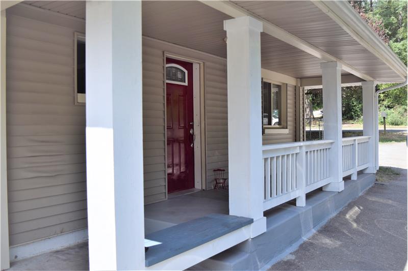 Inviting porch!