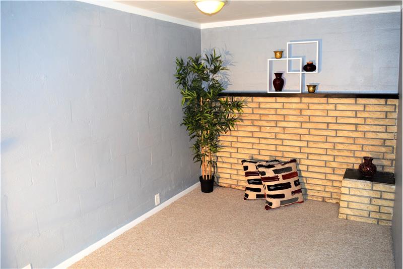 Bonus Room!  Maybe a media room?