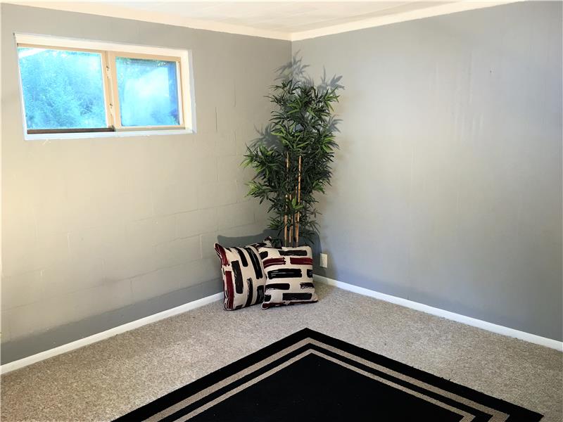 One of the 2 bedrooms!