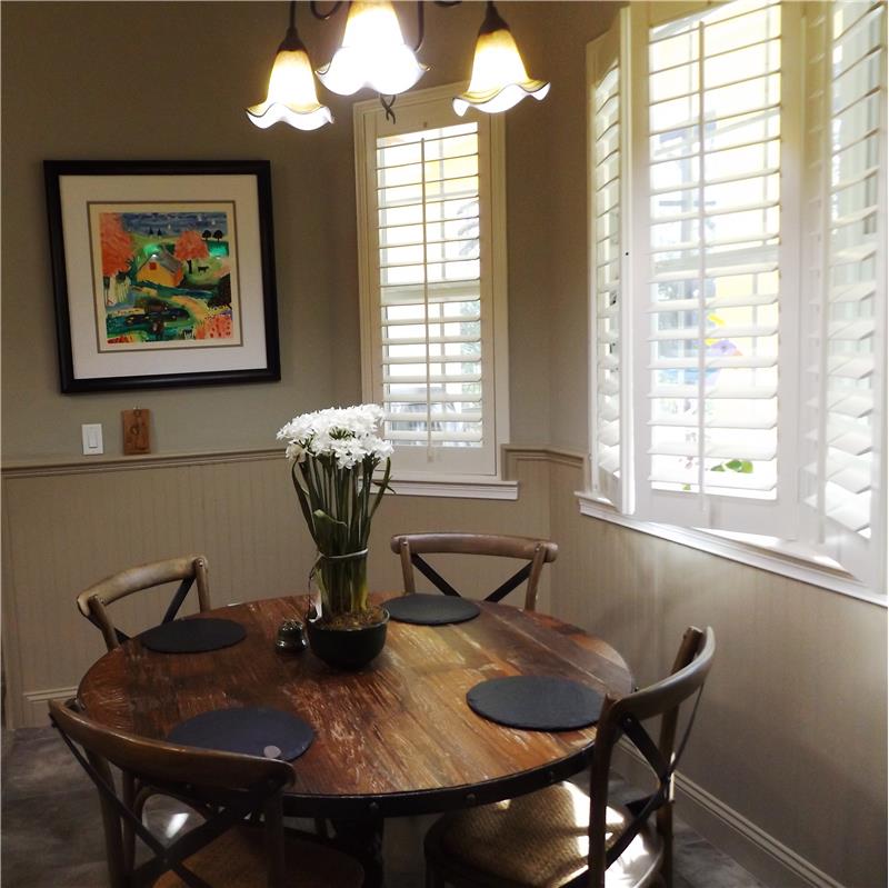 BREAKFAST NOOK