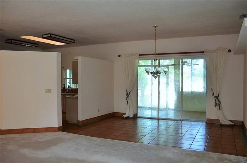 LIVING/DINING