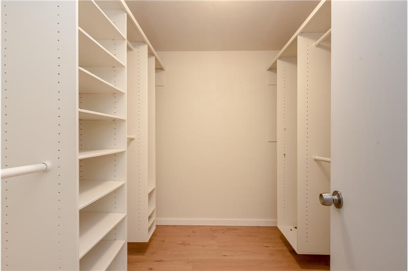 walk in closet