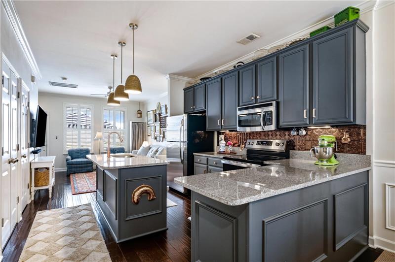 
                            Property Image 7