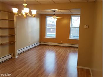 Primary listing photos for listing ID 469363