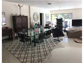 Primary listing photos for listing ID 426720