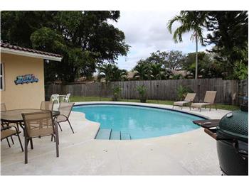 Primary listing photos for listing ID 426751