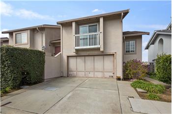 Primary listing photos for listing ID 520956