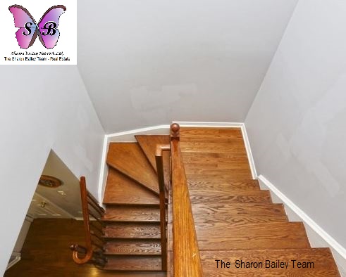 17 Stirrup Court Brampton- Wood Stairs- The Sharon Bailey Team